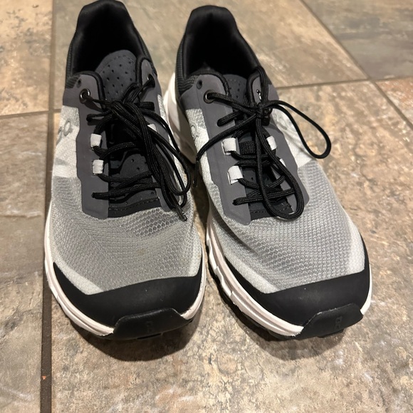 On Running Men's Black and Gray Athletic Shoes - Picture 3 of 3